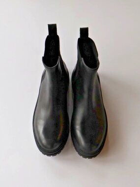 Steve Madden Ladies' Chelsea Boot Size 10